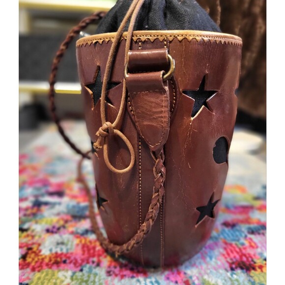 Barneys NY Leather Bucket Crossbody Bag Coastal Boho Designer Fish  Stars Tote - Picture 3 of 16